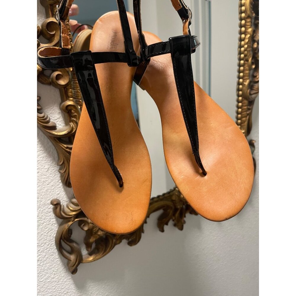 Juidit Italian Made Patent Leather  Classic Thong Sandle SZ EU 39 US 9